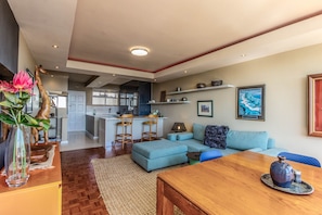Living area - Green Point 2 Bedroom Apartment With Enclosed Balcony and Stunning Views (Cape Town)