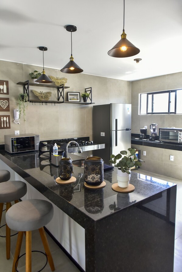 Private kitchen - Casa New York, "refúgio Tranquilo: Casa Espaçosa e Aconchegante Porto das Dunas" (Aquiraz)