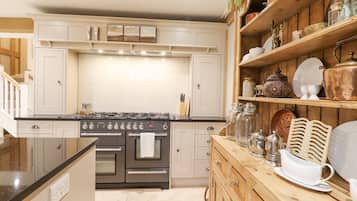 Fridge, dishwasher, electric kettle, toaster