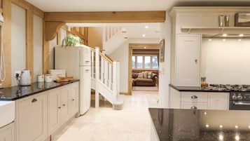 Fridge, dishwasher, electric kettle, toaster
