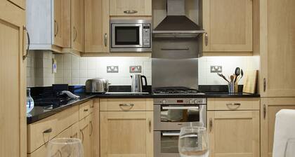 Castle Retreat City Centre Near Train & Parking