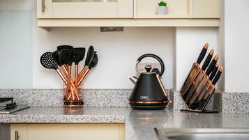 House (2 Bedrooms) | Private kitchen