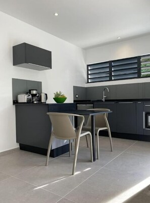 Fridge, microwave, oven, stovetop - Villa Lune de Miel "Cristal" Deshaies (Deshaies)