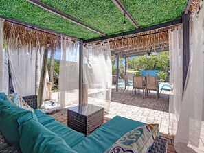 Outdoor dining - GAY MENs clothing optional Lrg 1br-deep discounts for long stays-8min to Wilton (Oakland Park)