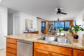 Condo, 1 King Bed (Keauhou Kona Surf & Racquet Club#3-10) | Private kitchen | Paper towels - Keauhou Kona Surf & Racquet Club#3-102 (Kailua-Kona)