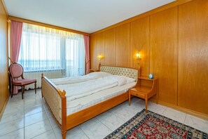 1 bedroom, free WiFi - Haus Metropol, App. 097 WB -lage: Das Haus Metropol Steht Direkt am Strand von Westerland Zwischen den Beiden Fußgängerzonen. In Unmittelbarer Nähe Befinden Sich die "sylter Welle" und das "syltness-center". Das Appartement Befindet Sich in der (Westerland)