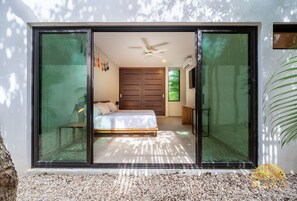 2 makuuhuonetta, silitysrauta/-lauta, ilmainen Wi-Fi, vuodevaatteet