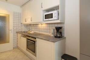 Fridge, microwave, coffee/tea maker, toaster - Diese Wohnung Befindet Sich in der in der Friedrichstraße 40, Haus "kompass" .In der Fußgängerzone/stadtzentrum vom Westerland. Sie ist ca. 45m² Groß, Liegt in der 2.etage (Westerland)