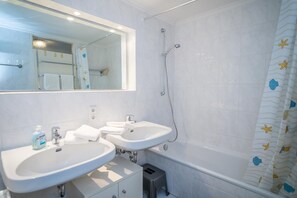 Bathroom - House Sylter Welle 8-85, OB (Sylt/Westerland)