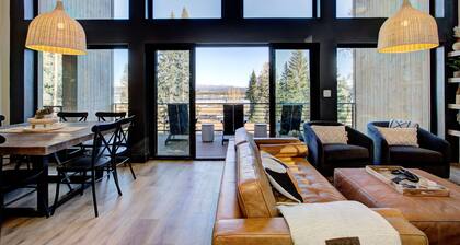 Modern Luxe Cabin w/ Sauna, Hot Tub, and Lake Views