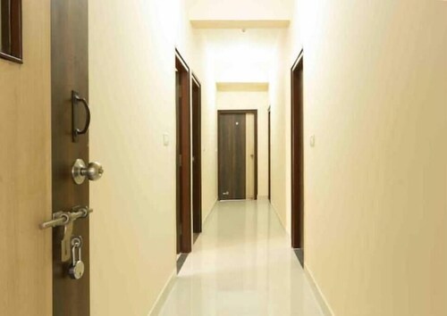 Premium pvt. room w/ attach bath - 1/3 Bengaluru