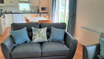 Deluxe Cottage | Living area