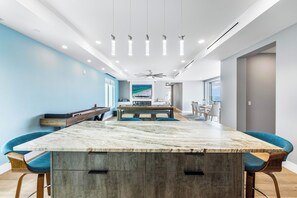 Dining - Stunning Penthouse Condo with Beach View on Siesta! (Sarasota)