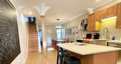 Larry's Lancaster Landing: 3 bedroom row house, walkable to downtown Lancaster