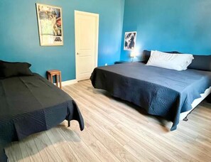 3 makuuhuonetta, silitysrauta/-lauta, vauvan matkasänky, ilmainen Wi-Fi