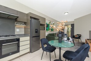 Interior - Chic 1 Bedroom For The Modern Traveller (Johannesburg)