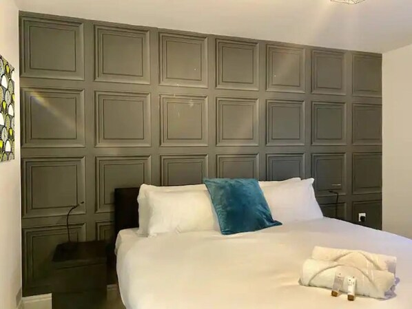 2 Schlafzimmer, Schreibtisch, Bügeleisen/Bügelbrett, kostenloses WLAN