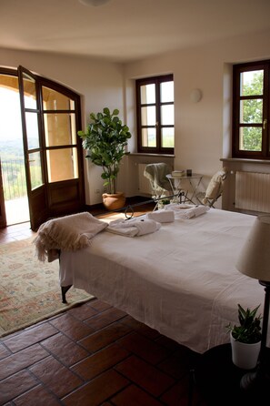 7 Schlafzimmer, Bügeleisen/Bügelbrett, Reisekinderbett, WLAN