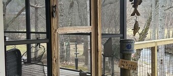 Adorable, cozy, waterfront cabin on the River, fish, kayak, tube from property.
