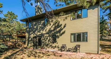 Cozy, Spacious, Private Rocky Mountain Guest Suite
