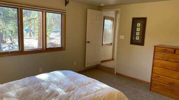 1 bedroom, travel crib, free WiFi, bed sheets