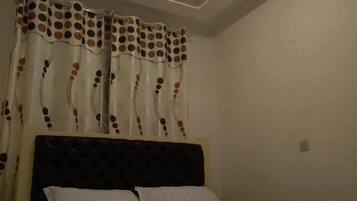 2 chambres, ameublement personnalisé, Wi-Fi gratuit, draps fournis