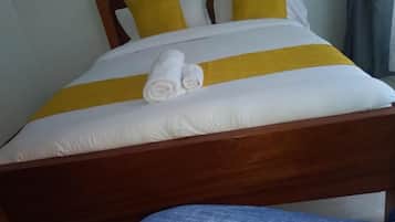 2 bedrooms, individually furnished, free WiFi, bed sheets
