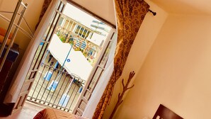 Ảnh chưa phân loại, 2 trong số 22 ảnh, nút