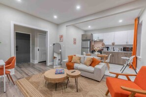 TV - 40% OFF 3Days+9 min to EWR, 2 Queen Beds, Sleeps 6 (Newark)