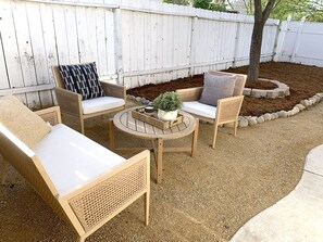 Terrace/patio - Beautiful fully renovated craftsman home in Paso Robles on historic Vine Street! (Paso Robles)