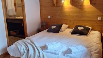 4 chambres, fer et planche à repasser, Wi-Fi gratuit, draps fournis