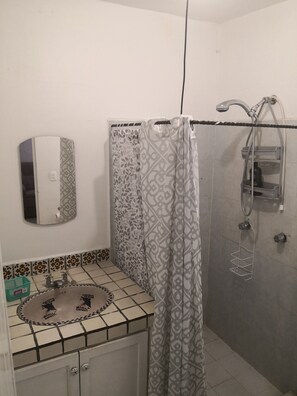 Business Apartment | Bathroom