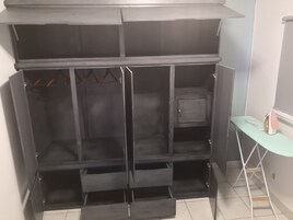 Business Apartment | 2 bedrooms, blackout drapes, soundproofing, iron/ironing board