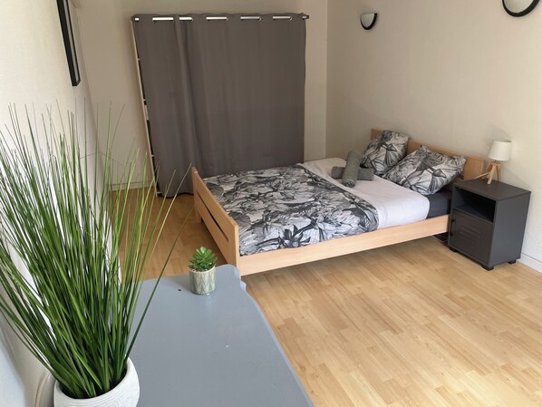 1 bedroom, iron/ironing board, free WiFi, bed sheets