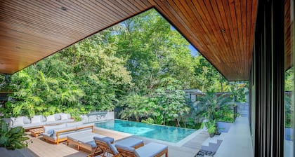 Be close to Surf & Yoga in K Section, Guiones