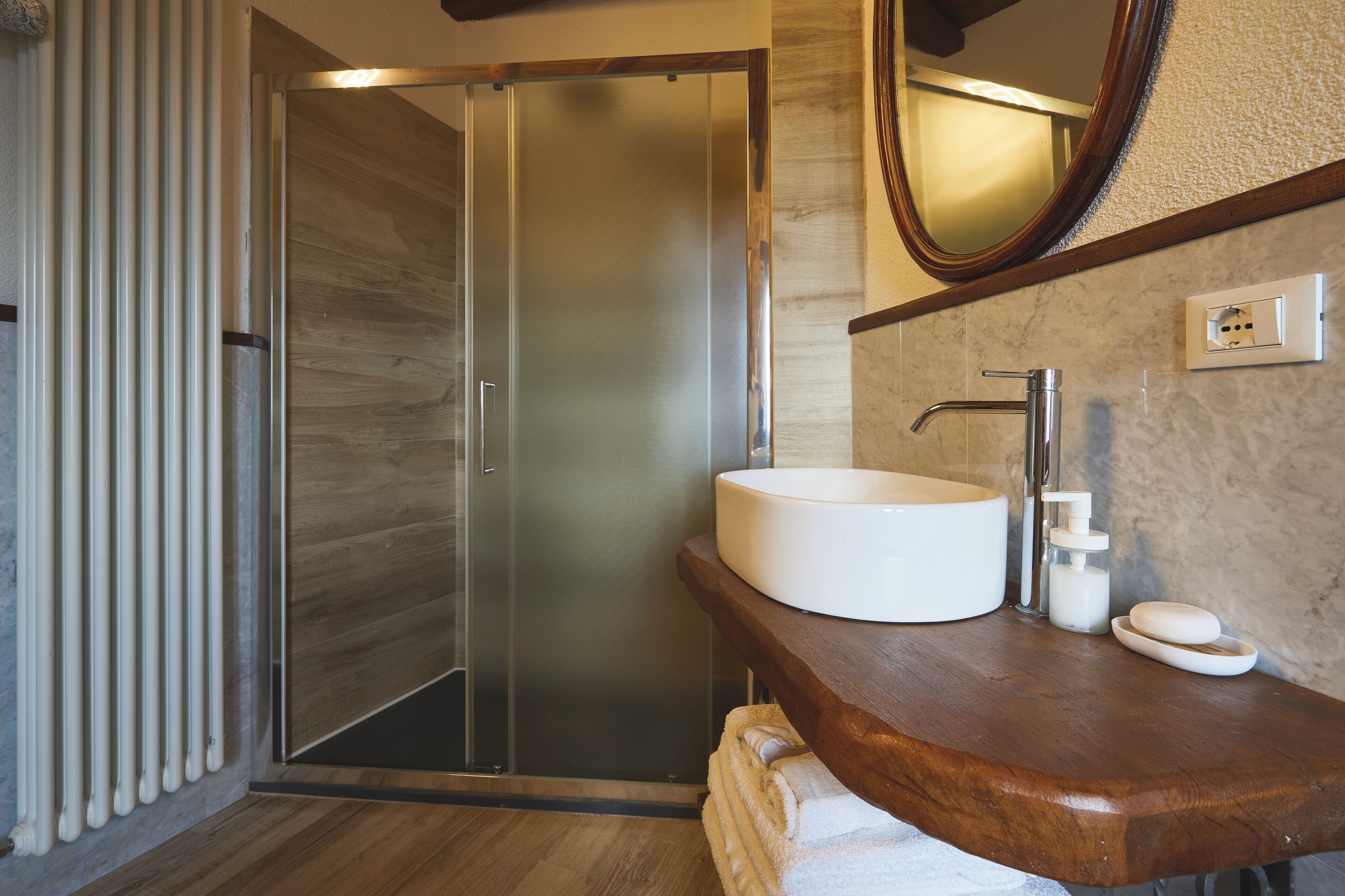 Shower, jetted tub, hair dryer, bidet