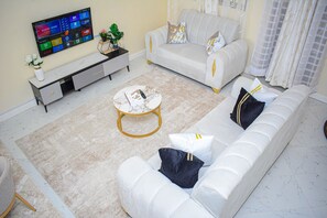 Smart TV, videojuegos y libros 