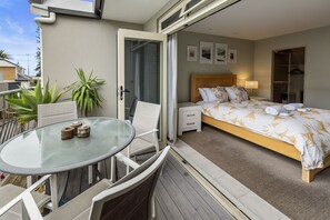 3 bedrooms, iron/ironing board, WiFi, bed sheets - The Mount Retreat - Mount Maunganui Holiday Home (Mount Maunganui)