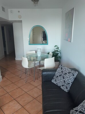 Living area - 6 Months & + Beach Building Rental Apartment, directly at the beach and pool (Miami Beach)