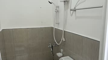 Shower, towels, soap, shampoo