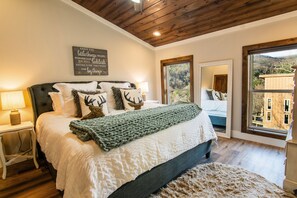 2 bedrooms, iron/ironing board, free WiFi, bed sheets - Spring Sunset Mountain Views! Peaceful Cabin! Hot tub! (Gatlinburg)