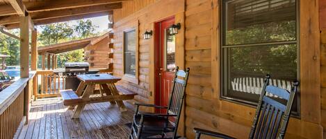 Premier Cabin | Terrace/patio