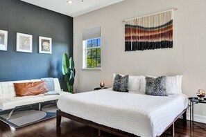 4 bedrooms, desk, iron/ironing board, travel cot