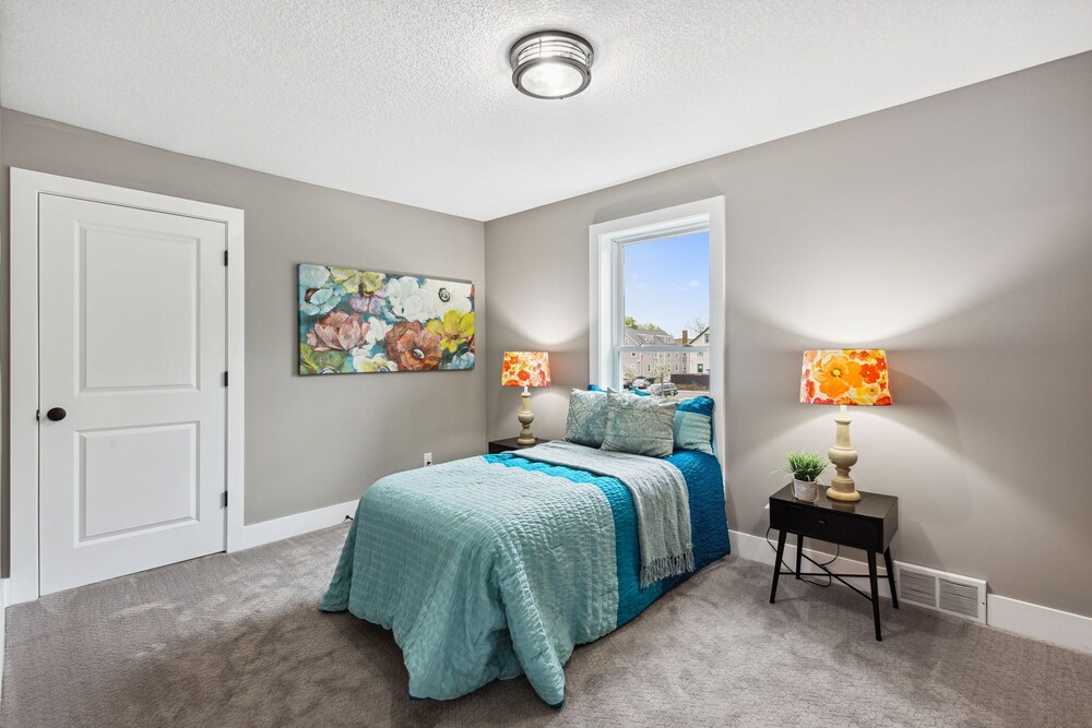 Uptown Delight Minneapolis Vrbo