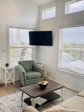 Smart TV - Goose Island Flats -The Whistler 1 BR 1BA (Rockport)