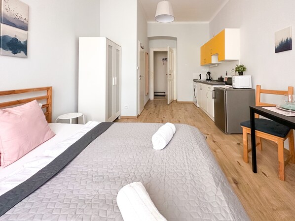 Iron/ironing board, WiFi, bed sheets - ELSO Apartments (Hlavní mesto Praha)