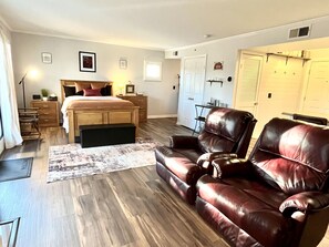 1 chambre, bureau, fer et planche à repasser, Wi-Fi