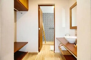 Bathroom - Luxurious apartment, private Jacuzzi near beach (Tulum)