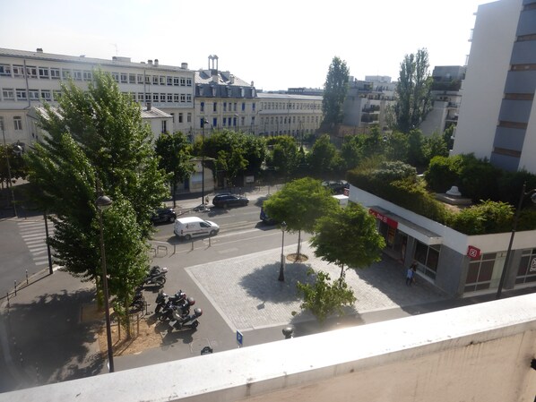 Property grounds - 1 Bedroom Apartment in Paris (Paris)