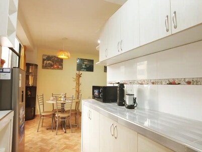 ¡descubre la Auténtica Comodidad en el Corazón de Huancayo!